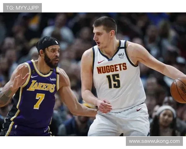 伯德无球跑动牵制力改变对手防守布局