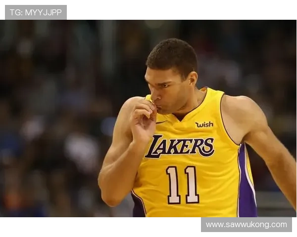 布鲁克·洛佩斯挡拆频繁制造错位 拉升篮下效率明显提升