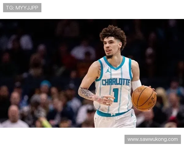 拉梅洛·鲍尔突破投篮制造错位显著提升黄蜂关键时刻得分效率